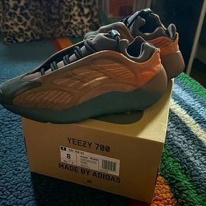 Yeezy 700 copfad worn two times